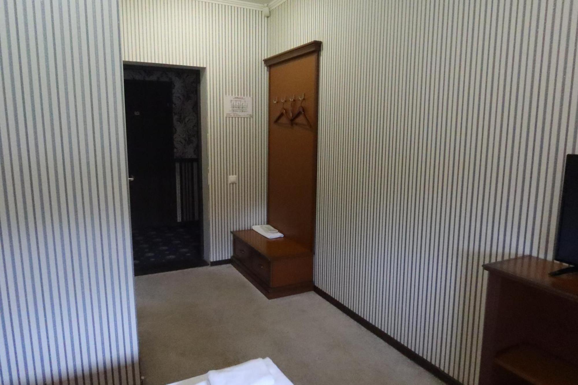 Carivka Hotel Esterno foto